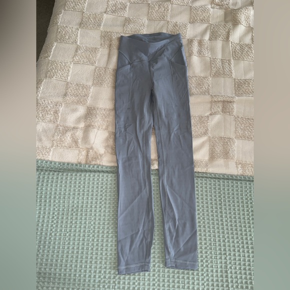 Lululemon Power Thru High-Rise Tight 25"
Rhino Grey size 0 - Picture 1 of 7